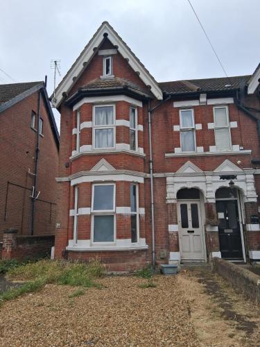 Sunny Southampton 3 Bedroom Apartment in Swaythling Sunny Southampton 3 Bedroom Apartment in Swaythling