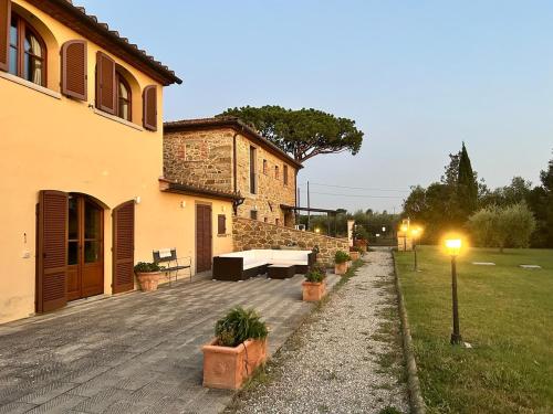 Hage, Villa Manciano in Ranco di Frassineto Hage, Villa Manciano in Ranco di Frassineto