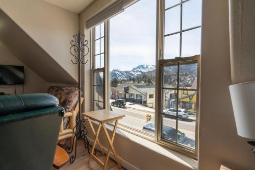 Rainbow Ridge B - 1BR/1BA in June Lake (CA) Rainbow Ridge B - 1BR/1BA in June Lake (CA)