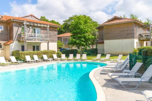 Swimming pool, Lagrange Vacances Les Terrasses du Lac in Mimizan Swimming pool, Lagrange Vacances Les Terrasses du Lac in Mimizan
