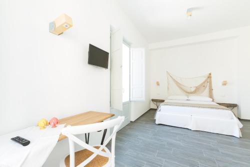 Guestroom, Tangram House in Pulsano Guestroom, Tangram House in Pulsano