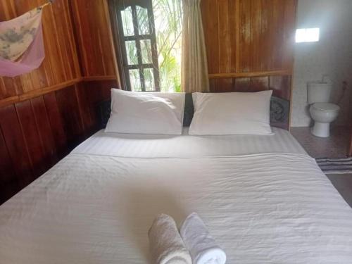 Smiling Lao River View in ミャンコン Smiling Lao River View in ミャンコン