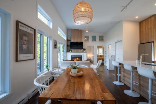 Spa and Sauna - Le Van Gogh in Chertsey (QC) Spa and Sauna - Le Van Gogh in Chertsey (QC)