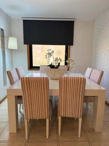 Food and beverages, Mindelo apart with ocean view in Vila Do Conde Food and beverages, Mindelo apart with ocean view in Vila Do Conde