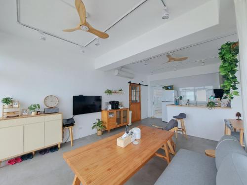 與浪共舞 near Penghu Great Bridge 與浪共舞 near Penghu Great Bridge