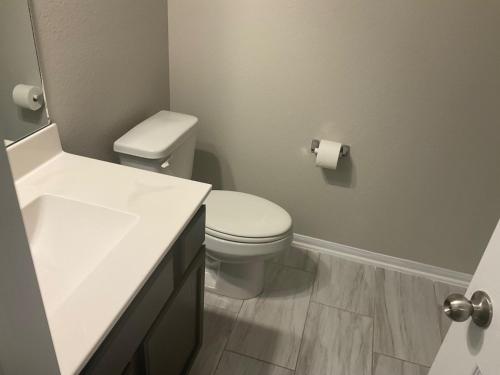 Bathroom, Rare Gold in Missouri City Bathroom, Rare Gold in Missouri City