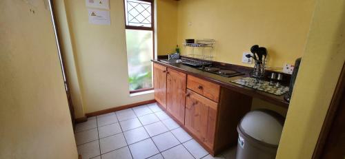 مطبخ, Sunny Rock 4 - sleeps 6 in ساوثبروم مطبخ, Sunny Rock 4 - sleeps 6 in ساوثبروم