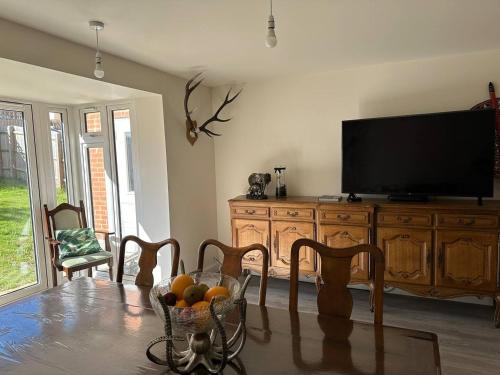 Cosy Double Room in a Private Home in Buckingham, just a 10-minute stroll to the town! in บักกิ้งแฮม Cosy Double Room in a Private Home in Buckingham, just a 10-minute stroll to the town! in บักกิ้งแฮม