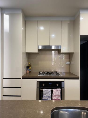 ห้องครัว, Efficient 2 bedrooms Apt with 3 Beds in เซตแลนด์ ห้องครัว, Efficient 2 bedrooms Apt with 3 Beds in เซตแลนด์