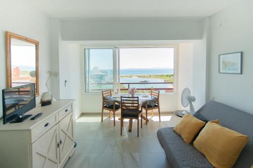 WELCS ESTUDIO 275 EMP con vistas al mar in Roses WELCS ESTUDIO 275 EMP con vistas al mar in Roses