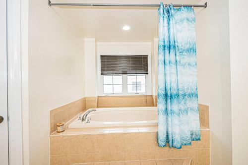 المرافق, Quiet Escape with Easy DC Access-5BRMs Free Prking in Bowie المرافق, Quiet Escape with Easy DC Access-5BRMs Free Prking in Bowie