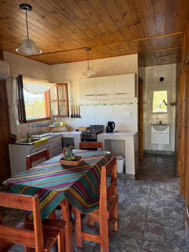 ห้องครัว, Cabaña Los Abuelos (Cabana Los Abuelos) in โกโรเนล มอลเดส ห้องครัว, Cabaña Los Abuelos (Cabana Los Abuelos) in โกโรเนล มอลเดส