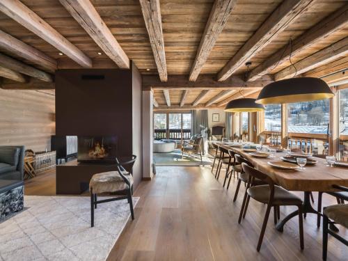 Chalet moderne et spacieux à Méribel Le Raffort, proche des pistes et des services - FR-1-566-14 (Chalet moderne avec jacuzzi et 5 chambres, proche telecabine et ski-bus, Meribel Le Raffort - FR-1-5) in Le Raffort Chalet moderne et spacieux à Méribel Le Raffort, proche des pistes et des services - FR-1-566-14 (Chalet moderne avec jacuzzi et 5 chambres, proche telecabine et ski-bus, Meribel Le Raffort - FR-1-5) in Le Raffort