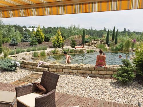 สวน, Lake View Apartments at Golf Resort Kunětická Hora, Dříteč (Lake View Apartments at Golf Resort Kuneticka Hora, Dritec) in ดรีเตช สวน, Lake View Apartments at Golf Resort Kunětická Hora, Dříteč (Lake View Apartments at Golf Resort Kuneticka Hora, Dritec) in ดรีเตช