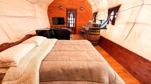 Wagon Cella faroeste com Spa em Campos in Santa Clara Wagon Cella faroeste com Spa em Campos in Santa Clara