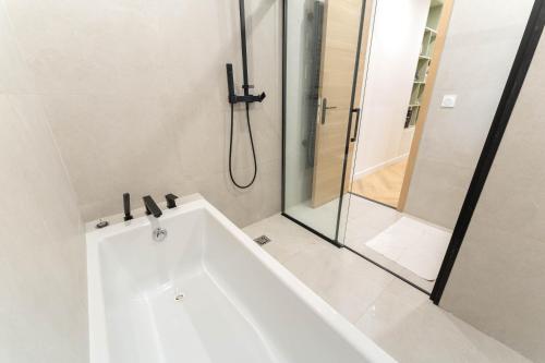 Magnifique appartement avec piscine et jardin in St Pierre de Feric Magnifique appartement avec piscine et jardin in St Pierre de Feric