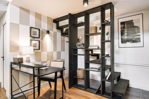 Kenzo - 3 chambres, terrasse et balcon a Montmartre (18 Arr.) in Montmartre Kenzo - 3 chambres, terrasse et balcon a Montmartre (18 Arr.) in Montmartre