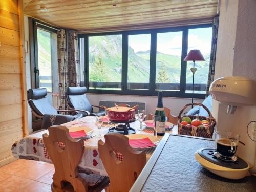 Guestroom, Le Balcon du Soleil, Vue panoramique & ski aux pieds, quartier Dromonts in Avoriaz Guestroom, Le Balcon du Soleil, Vue panoramique & ski aux pieds, quartier Dromonts in Avoriaz