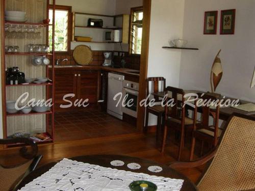 Gîte VERT NATTE avec jardin créole à Sainte-Rose - FR-1-786-45 (Gite VERT NATTE avec jardin creole a Sainte-Rose - FR-1-786-45) in Sainte Rose Gîte VERT NATTE avec jardin créole à Sainte-Rose - FR-1-786-45 (Gite VERT NATTE avec jardin creole a Sainte-Rose - FR-1-786-45) in Sainte Rose