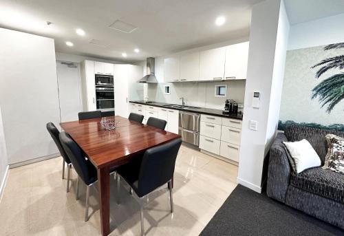 DeLorenzo's Studio Apartments in Nelson DeLorenzo's Studio Apartments in Nelson