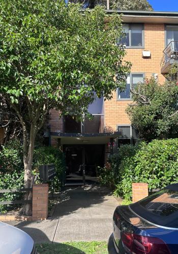 Entrance, Central to Everything Spacious 1 Bedroom Apartment in Malvern Entrance, Central to Everything Spacious 1 Bedroom Apartment in Malvern