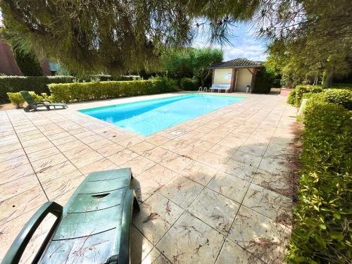 Swimming pool, " Mas St Simon " Entree autonome - 4 pers - Wifi in Angely Swimming pool, " Mas St Simon " Entree autonome - 4 pers - Wifi in Angely