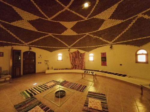 Explore the beauty of the White Desert in Bawiti Explore the beauty of the White Desert in Bawiti