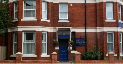 Entrance, The Avenue in Jesmond Entrance, The Avenue in Jesmond