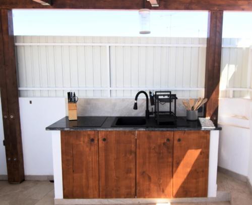 Vista do Alentejo Rooftop at House near the lake in توراو Vista do Alentejo Rooftop at House near the lake in توراو