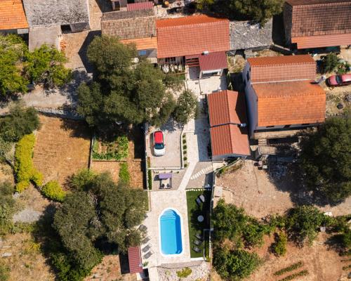 A szálláshely kívülről, Kameni dvori in Dubrava kod Sibenika A szálláshely kívülről, Kameni dvori in Dubrava kod Sibenika