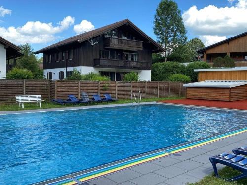 سبا, Ferienhaus Gamssteige im Feriendorf Reichenbach G7 in Nesselwang سبا, Ferienhaus Gamssteige im Feriendorf Reichenbach G7 in Nesselwang