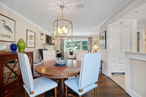 Steve's Place: Heated Pool, 3BR Southold Home, Beach in Southold (NY) Steve's Place: Heated Pool, 3BR Southold Home, Beach in Southold (NY)