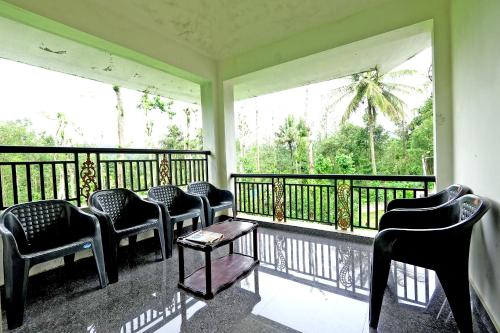 Meera Homestay - 2BH, Estate, Balcony, One Group only in Aladagudde Meera Homestay - 2BH, Estate, Balcony, One Group only in Aladagudde