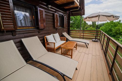 Балкон/тераса, Log Cabin Vista View with Hot Tub in Бизелско Балкон/тераса, Log Cabin Vista View with Hot Tub in Бизелско