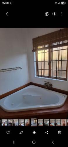 Fürdőszoba, 33 On Loop, Flat 1 in Ladybrand Fürdőszoba, 33 On Loop, Flat 1 in Ladybrand