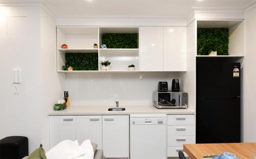Elegant Melbourne Stay, Parking, Pool, Views in Macleod Elegant Melbourne Stay, Parking, Pool, Views in Macleod