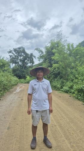 Minivan service in Laos in شارغ فوموك Minivan service in Laos in شارغ فوموك