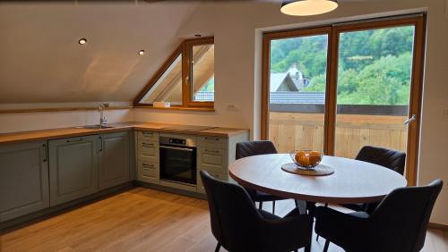 Domacija Loncnar in Номень Domacija Loncnar in Номень