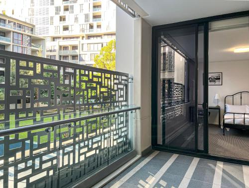 ระเบียง/ชานเรือน, Comfort & Value 2BR Apt near CBD in เซตแลนด์ ระเบียง/ชานเรือน, Comfort & Value 2BR Apt near CBD in เซตแลนด์