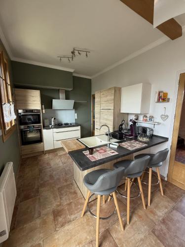 Bar/lounge, Gite des Roses in Gournay-En-Bray Bar/lounge, Gite des Roses in Gournay-En-Bray