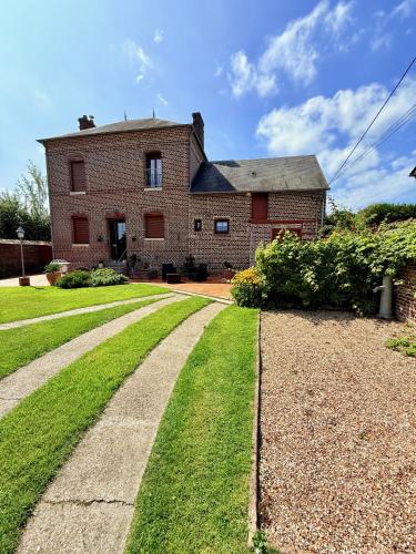 Garden, Gite des Roses in Gournay-En-Bray Garden, Gite des Roses in Gournay-En-Bray