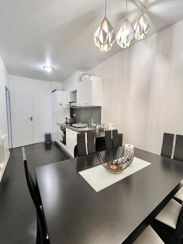80 m2-Heart of Le Marais -Sleeps 6 in Paris 80 m2-Heart of Le Marais -Sleeps 6 in Paris