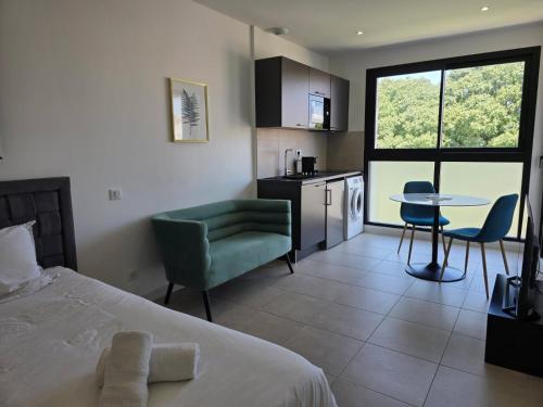 studio balcon, centre ville, parc expo, Arena in Пероль studio balcon, centre ville, parc expo, Arena in Пероль