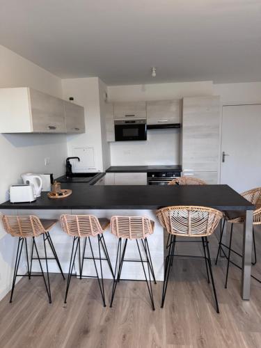 Charmant T2 avec parking privé (Charmant T2 avec parking prive) in Морепас Charmant T2 avec parking privé (Charmant T2 avec parking prive) in Морепас