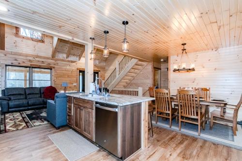 Woodside Retreat in Austinburg (OH) Woodside Retreat in Austinburg (OH)