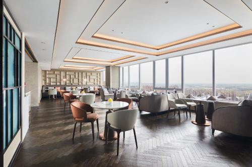 Bar/lounge, Pullman Shanghai Qingpu Excellence in Qingpu and Zhujiajiao Bar/lounge, Pullman Shanghai Qingpu Excellence in Qingpu and Zhujiajiao