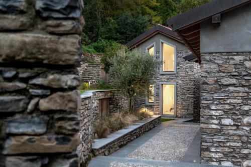 A szálláshely kívülről, Via dei Monti in Nesso A szálláshely kívülről, Via dei Monti in Nesso