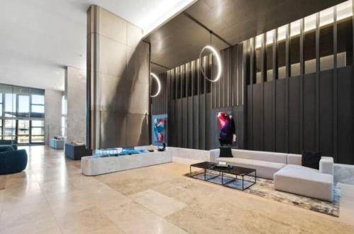 2-Bedroom Apartment in Melbourne CBD with Balcony, Pool & Gym Access in Macleod 2-Bedroom Apartment in Melbourne CBD with Balcony, Pool & Gym Access in Macleod