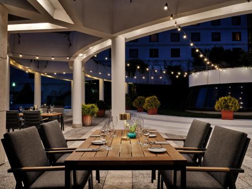 ระเบียง/ชานเรือน, คราวน์ พลาซ่า บราติสลาวา บาย ไอเอชจี (Crowne Plaza Bratislava By IHG) in บราติสลาวา 1 ระเบียง/ชานเรือน, คราวน์ พลาซ่า บราติสลาวา บาย ไอเอชจี (Crowne Plaza Bratislava By IHG) in บราติสลาวา 1