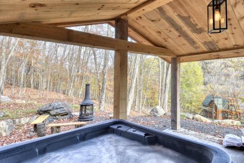 Spa Lake and Mountain - 144 - Chalets du Cordon in Nominingue (QC) Spa Lake and Mountain - 144 - Chalets du Cordon in Nominingue (QC)